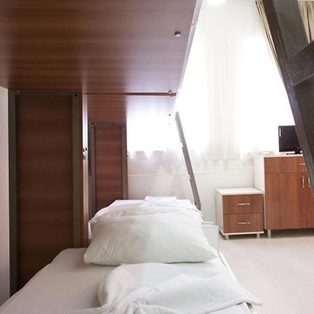 Nicoleport Hotel Istanbul Exterior foto