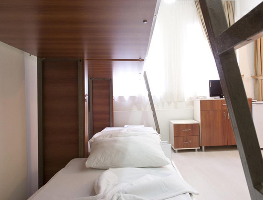 Nicoleport Hotel Istanbul Exterior foto